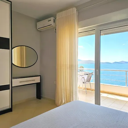 Apartment Sea View Deluxe Sarandë