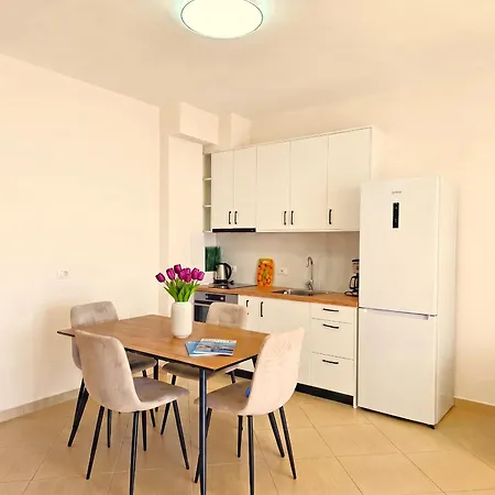 Sea View Deluxe Apartment *